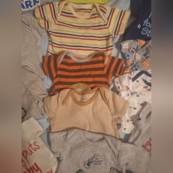 Assorted Baby Bodysuits Set - Picture 5 of 7